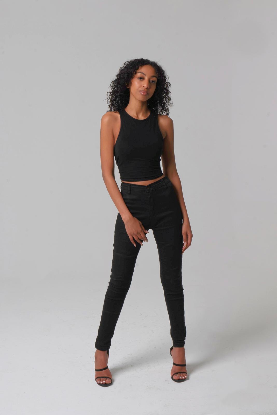 Samira A. gallery photo